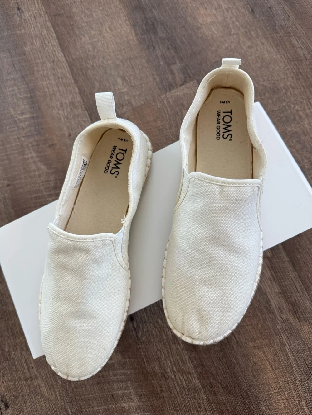 NWOT TOM’s White Rope Espadrille Slip-Ons. Size 9 *** New - never worn ***